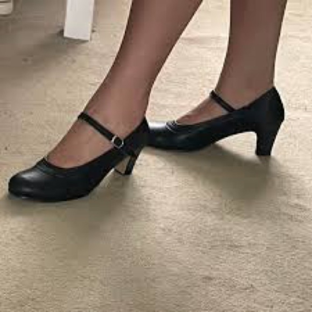 BeautiFeel Classic Black Mary Jane Heels